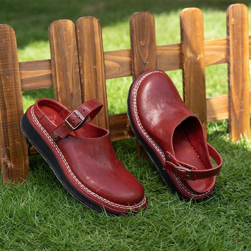 Hand Stitching Horse Leather Slippers with Buckle in Red/Black
