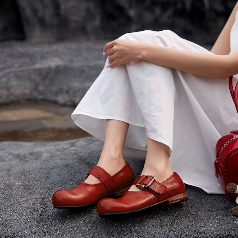 Handmade Vintage Big Toe Round Horse Leather Mary Jane Shoes with Buckle in Red/Black