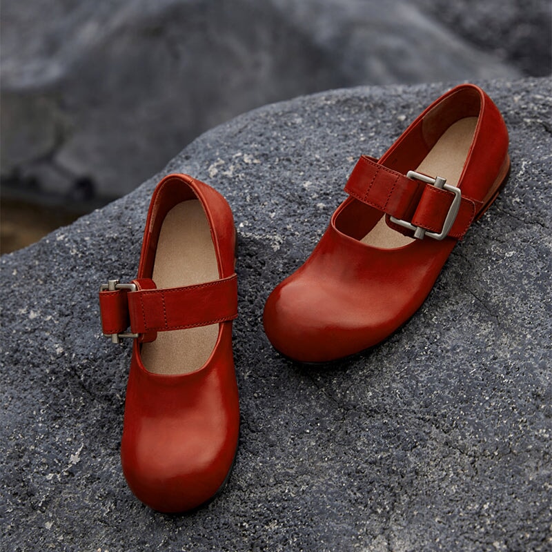 Handmade Vintage Big Toe Round Horse Leather Mary Jane Shoes with Buckle in Red/Black