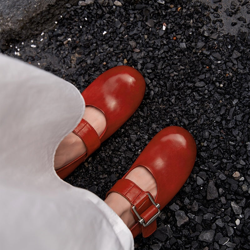 Handmade Vintage Big Toe Round Horse Leather Mary Jane Shoes with Buckle in Red/Black