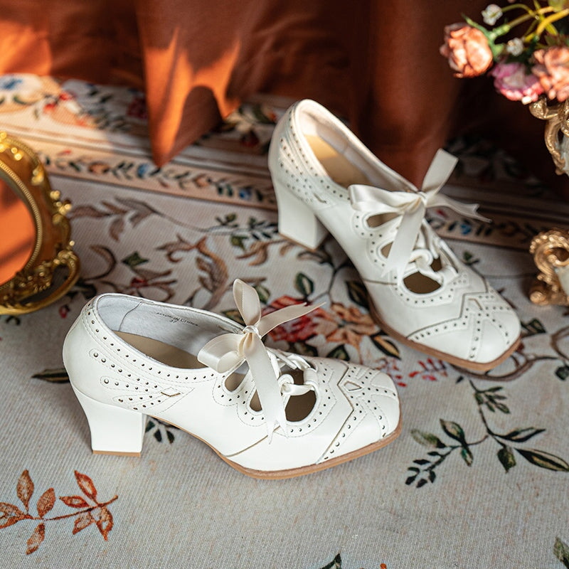 Handmade Vintage Leather Mary Jane Pumps for Women Retro Brogue Lace-Up Square Toe Shoes in Beige/Black
