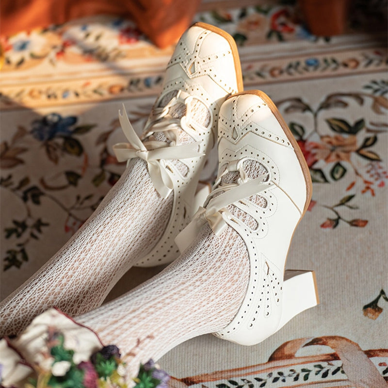 Handmade Vintage Leather Mary Jane Pumps for Women Retro Brogue Lace-Up Square Toe Shoes in Beige/Black