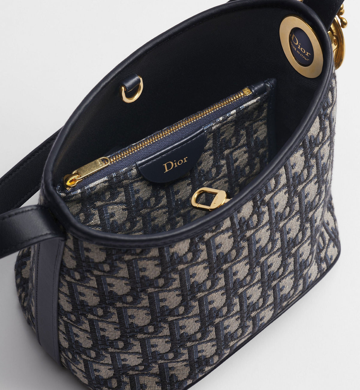 Women's Small Médaillon Bucket Bag