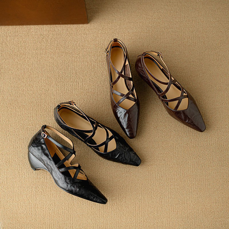 Kitten Heel Pointed Toe Mary Jane Shoes Vintage Sheepskin Pumps for Women in Black/Brown