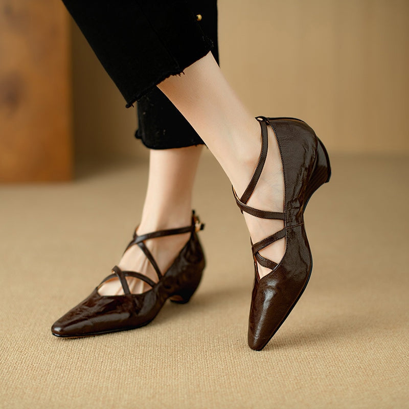 Kitten Heel Pointed Toe Mary Jane Shoes Vintage Sheepskin Pumps for Women in Black/Brown
