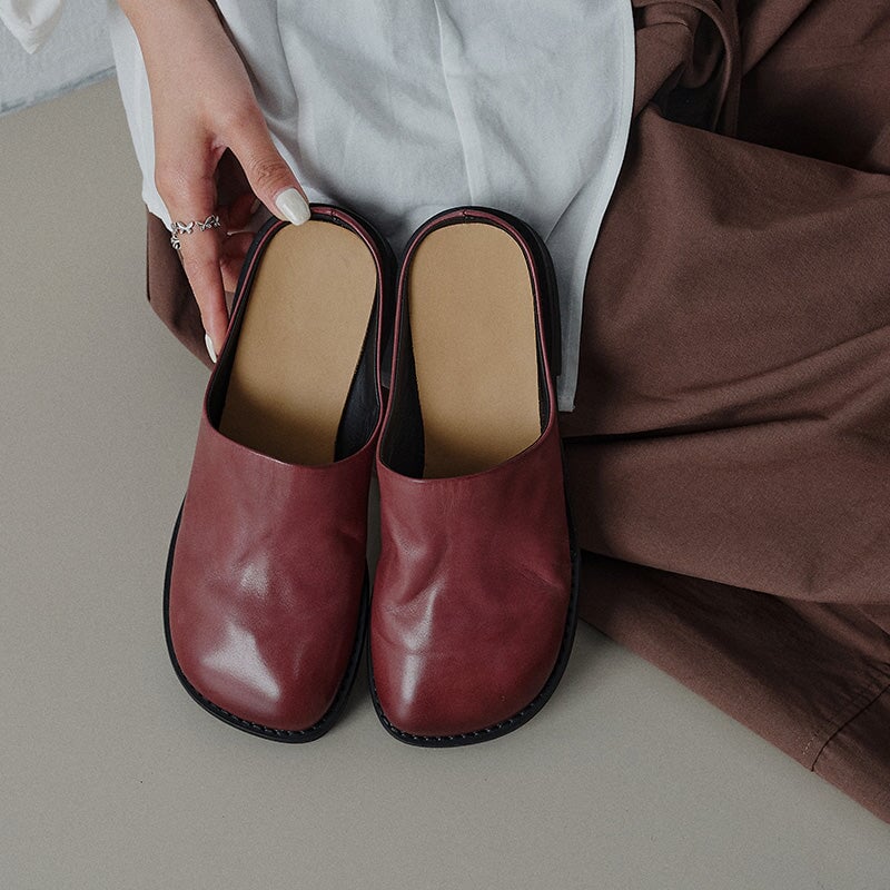 Minimalist Leather Mules for Women Round Toe Summer Slippers in Black/Wine Red