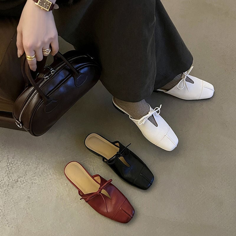 Minimalist Square Toe Lace-Up Leather Mules Closed-Toe Slip On in Black/White/Red
