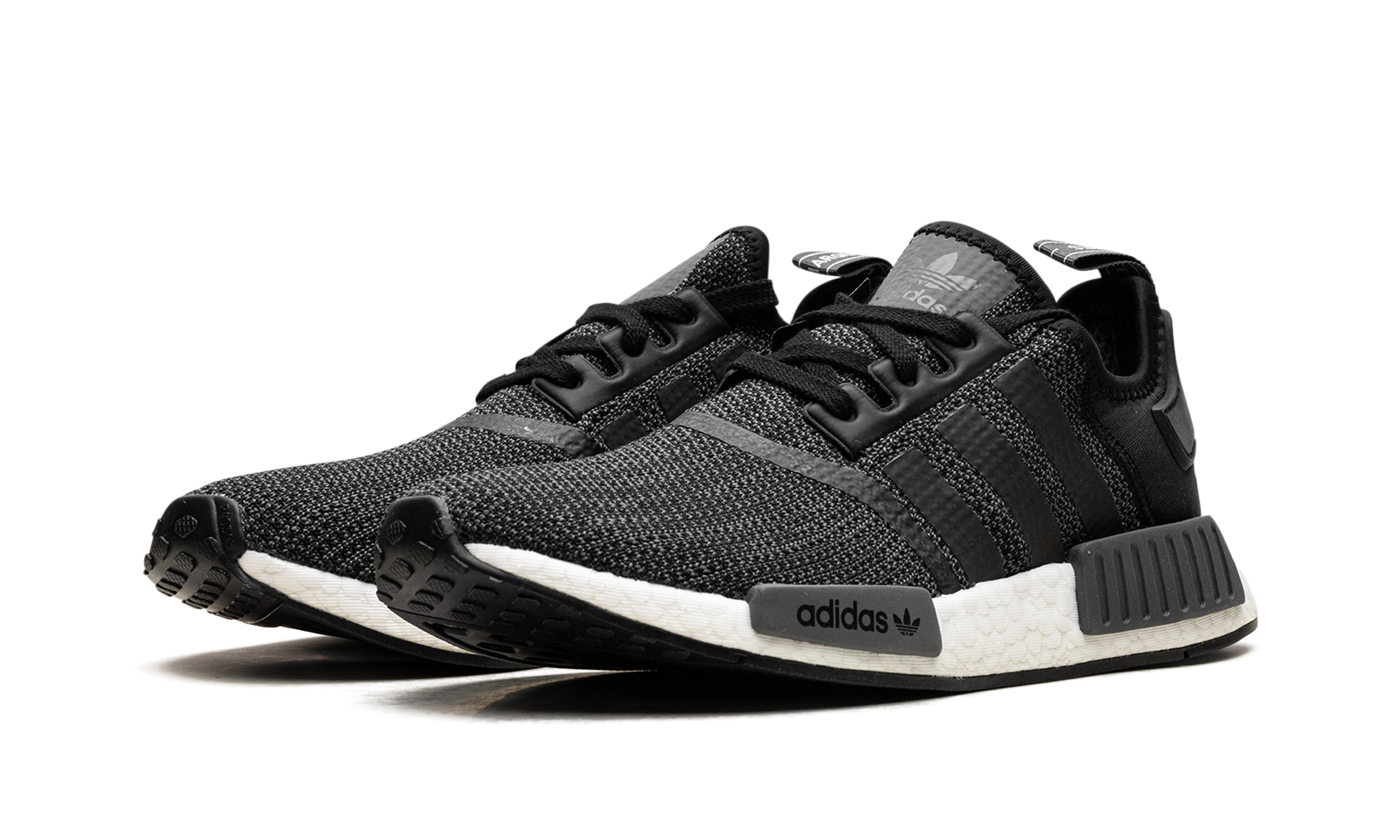 Nmd_r1 "Core Black Carbon"