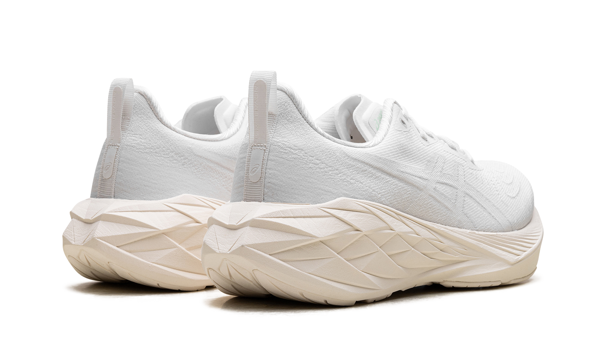 Novablast 4 "White / White"
