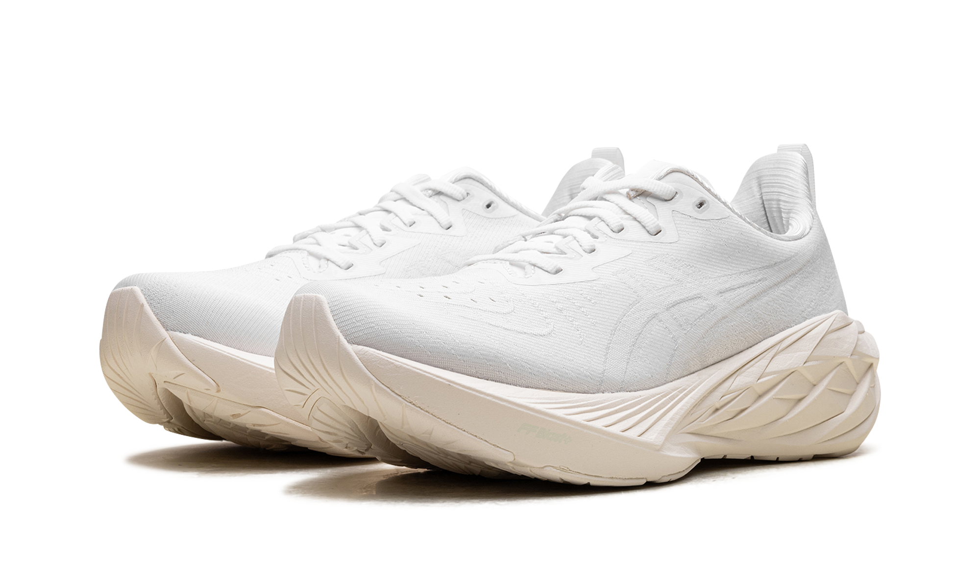 Novablast 4 "White / White"