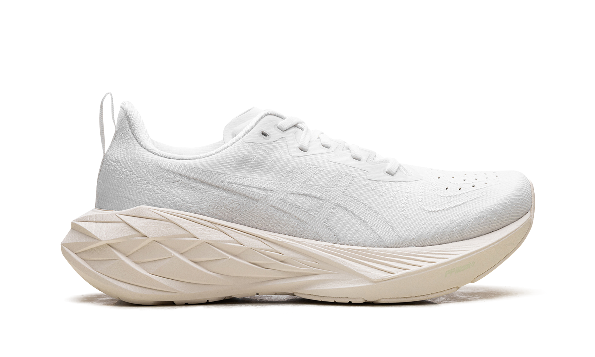 Novablast 4 "White / White"