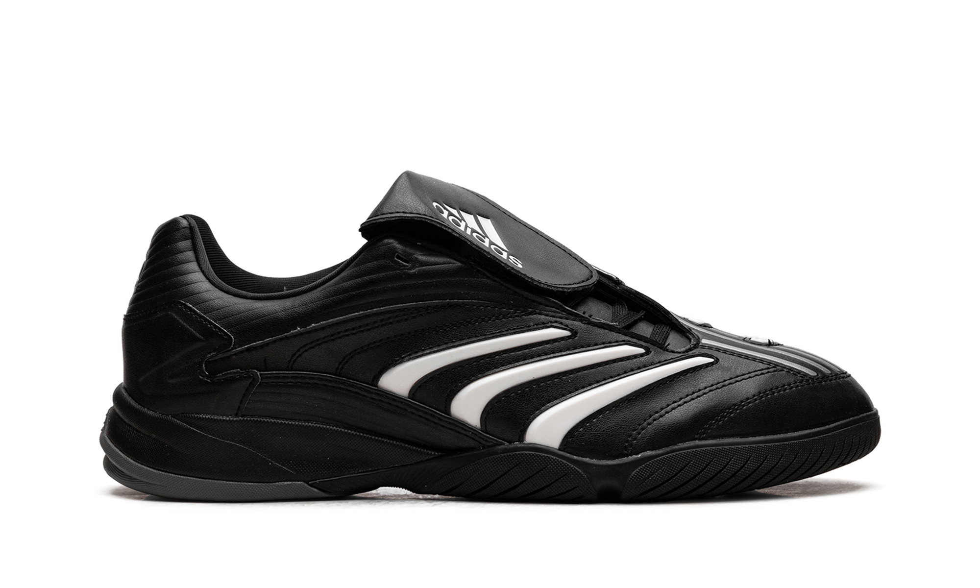 Predator Sala "Black Zero Metallic"
