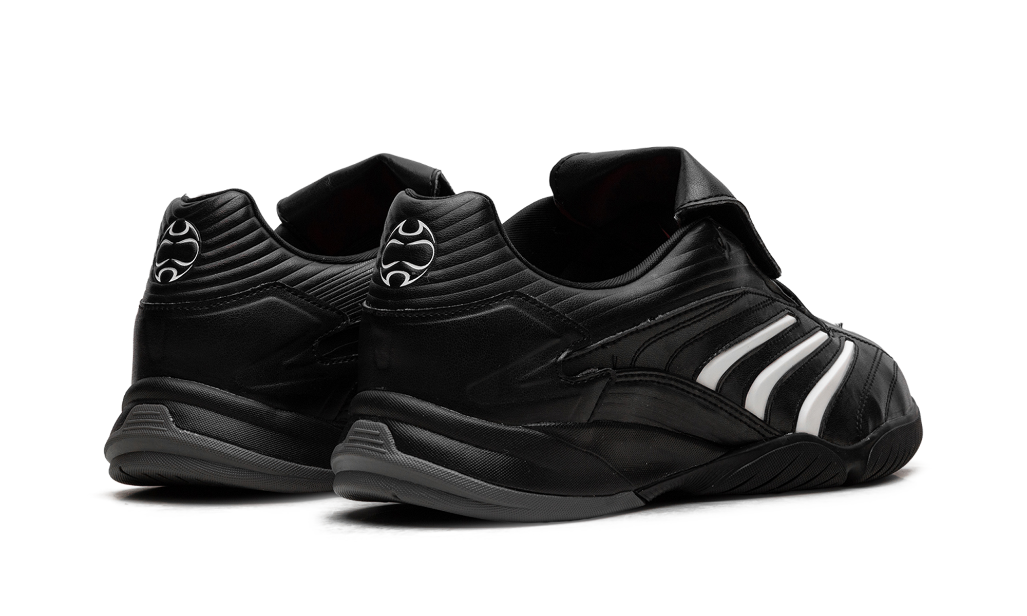 Predator Sala "Black Zero Metallic"