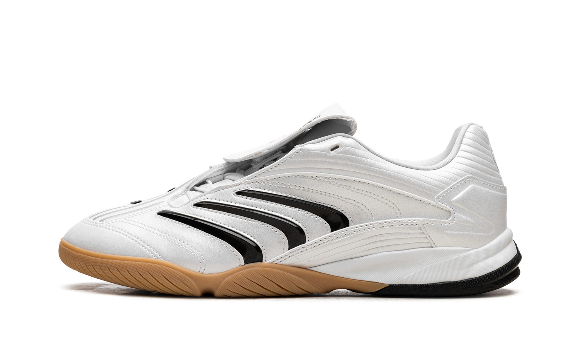 Predator Sala "Zero Metallic Black Gum"