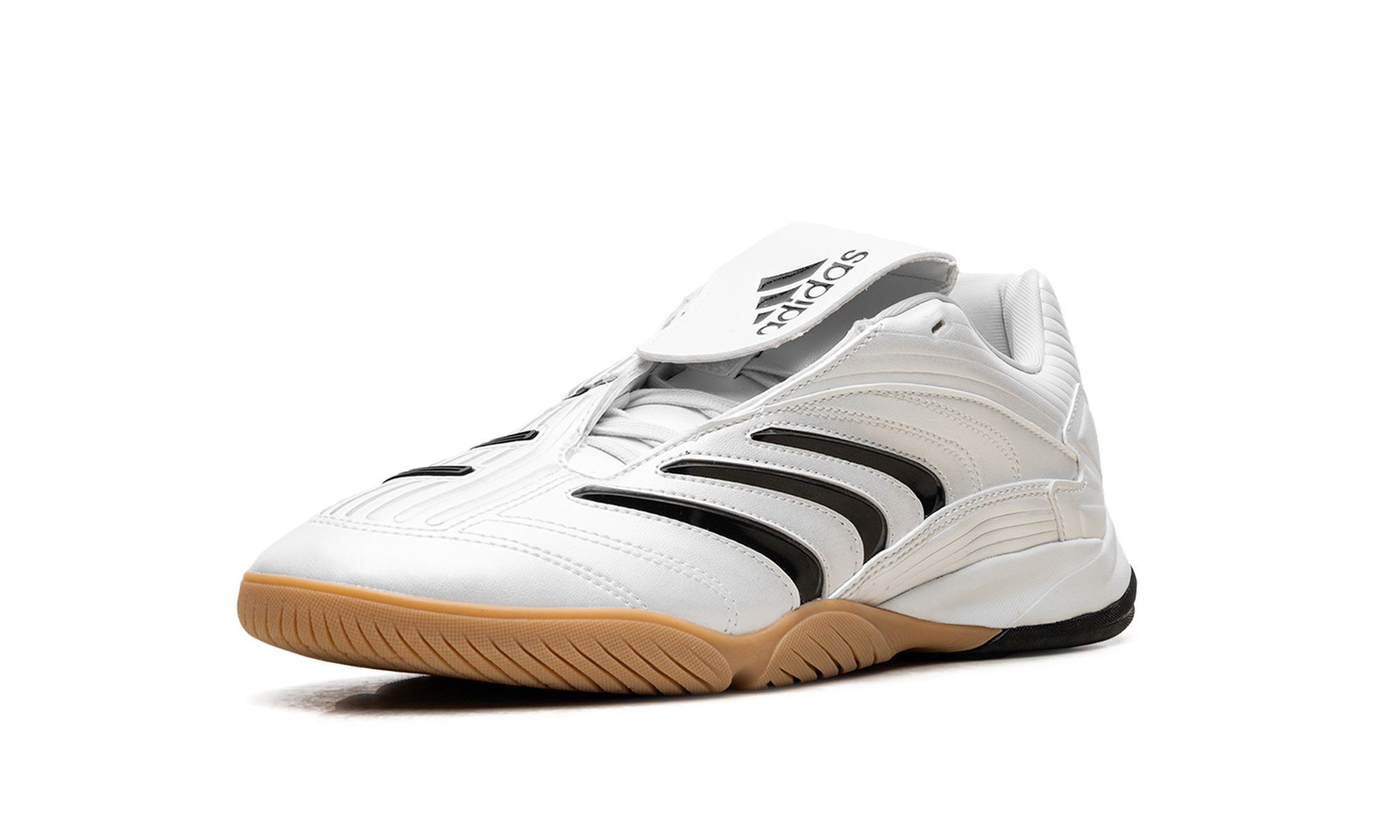Predator Sala "Zero Metallic Black Gum"