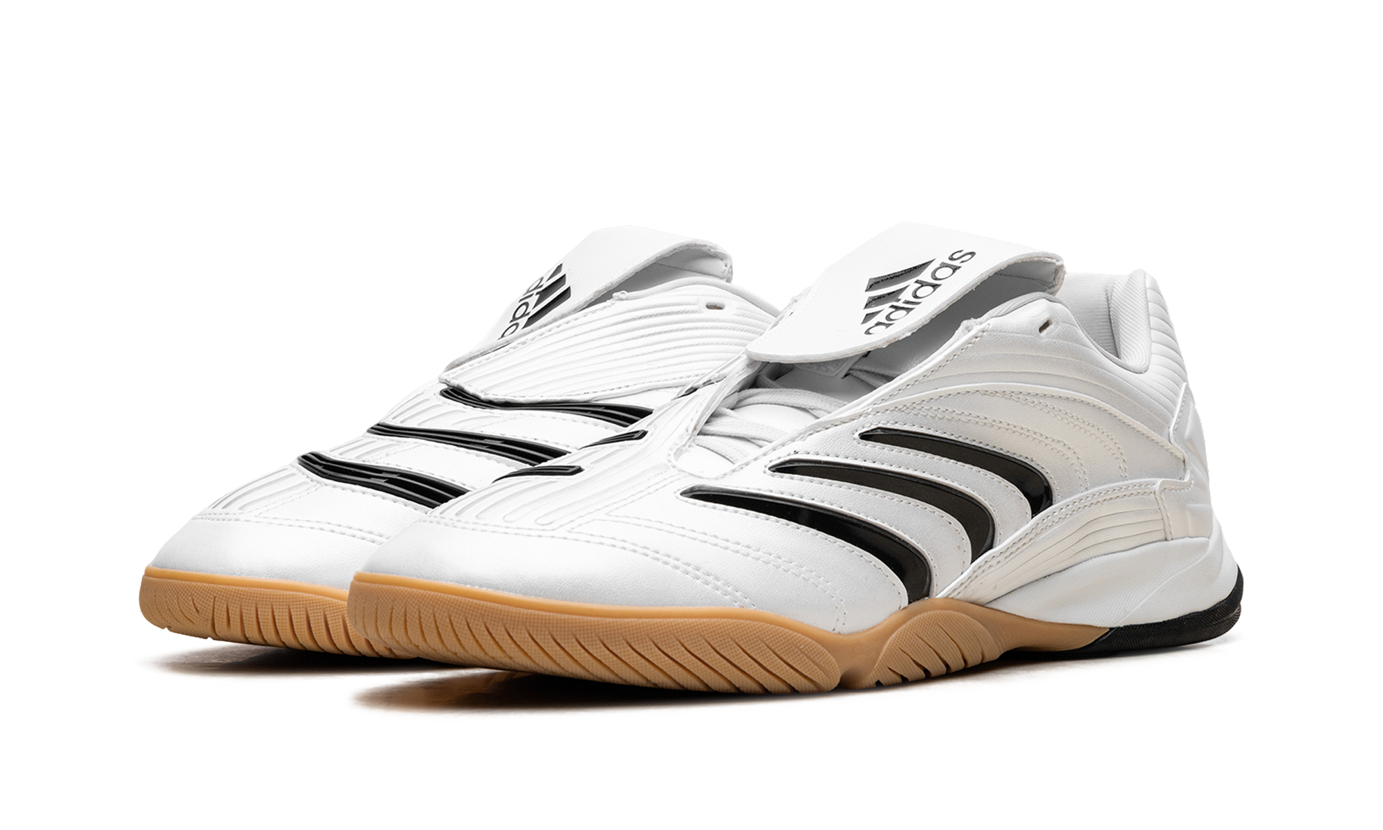 Predator Sala "Zero Metallic Black Gum"