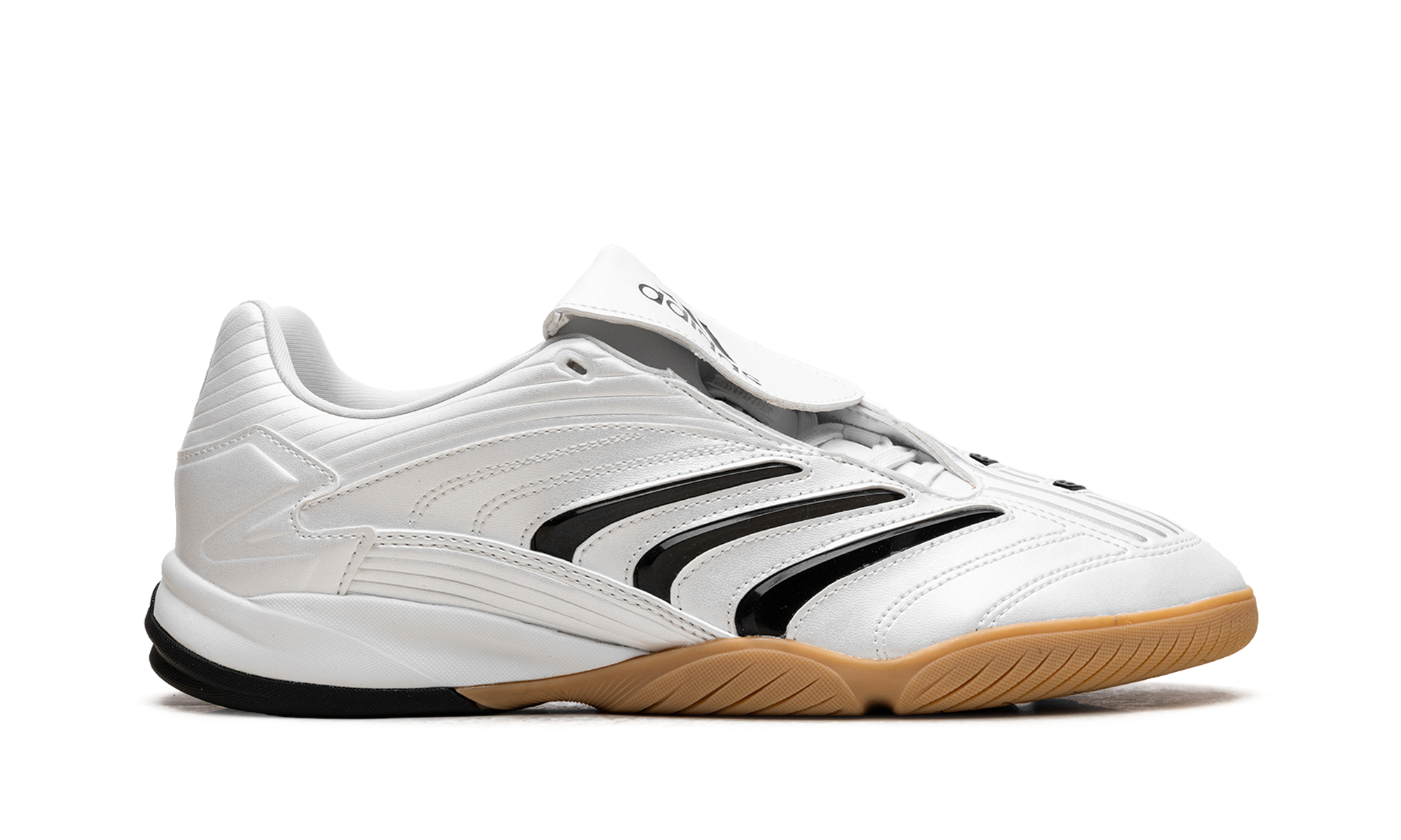 Predator Sala "Zero Metallic Black Gum"
