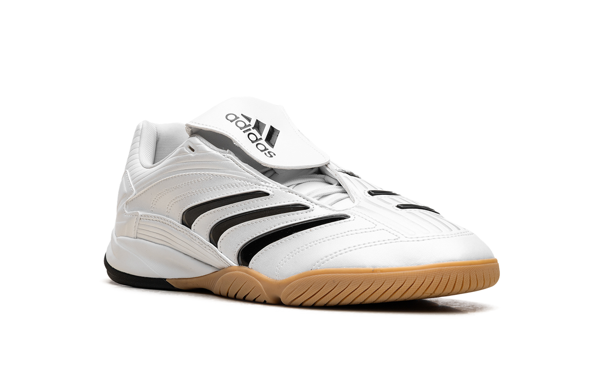 Predator Sala "Zero Metallic Black Gum"