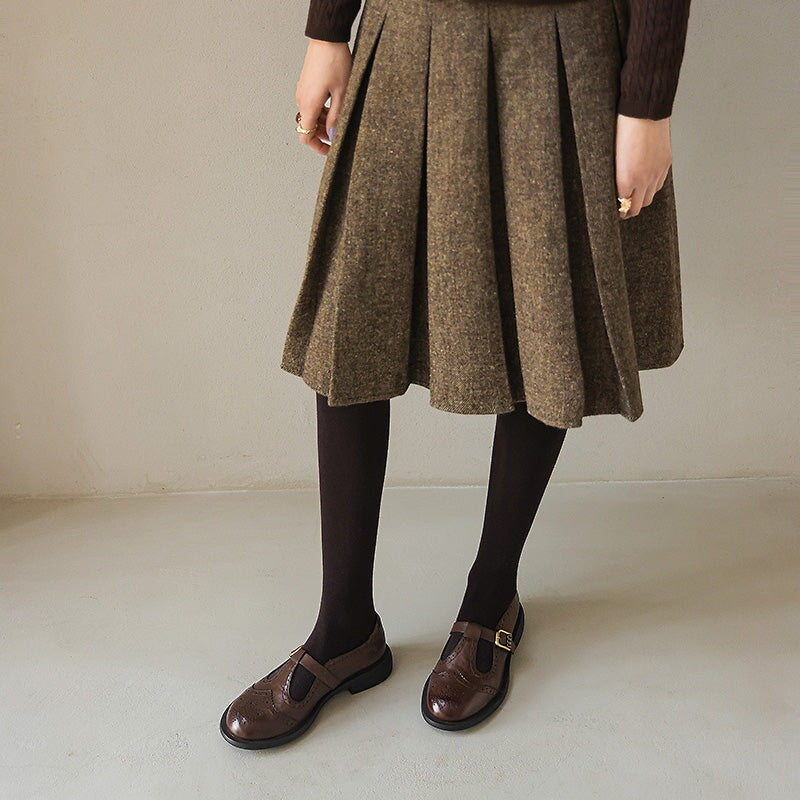 Vintage Brogue Calf Leather T-Strap Mary Jane Shoes in Brown/Black