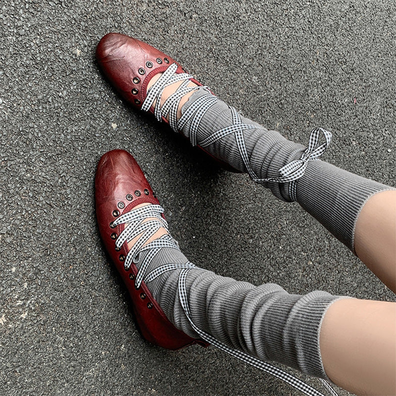 Vintage Sheepskin Ghillie Ballet Shoes Criss Cross Lace-Up Mary Jane Shoes for Women in Black/Red
