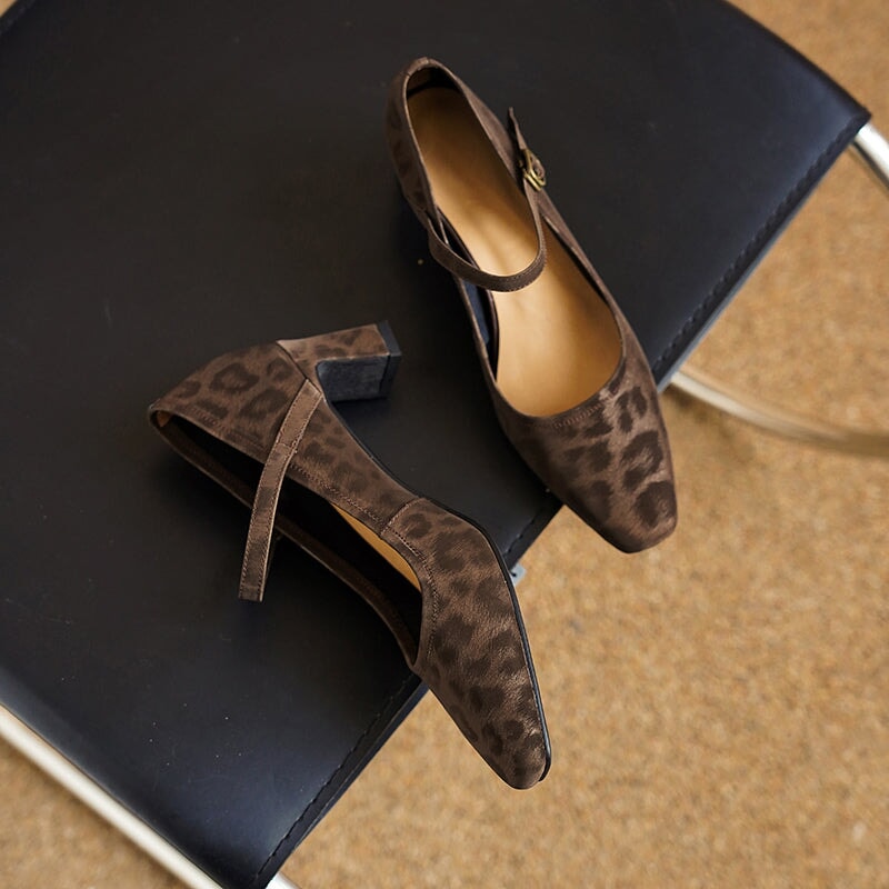 Vintage Square Toe Handmade Cow Leather Mary Jane Pumps in Black/Brown