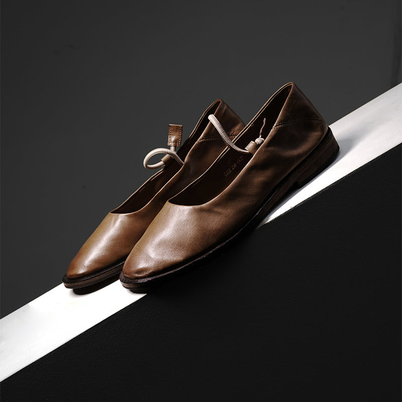 Women's Minimalist Handmade Horse Leather Mary Jane Flats in Black/Brown