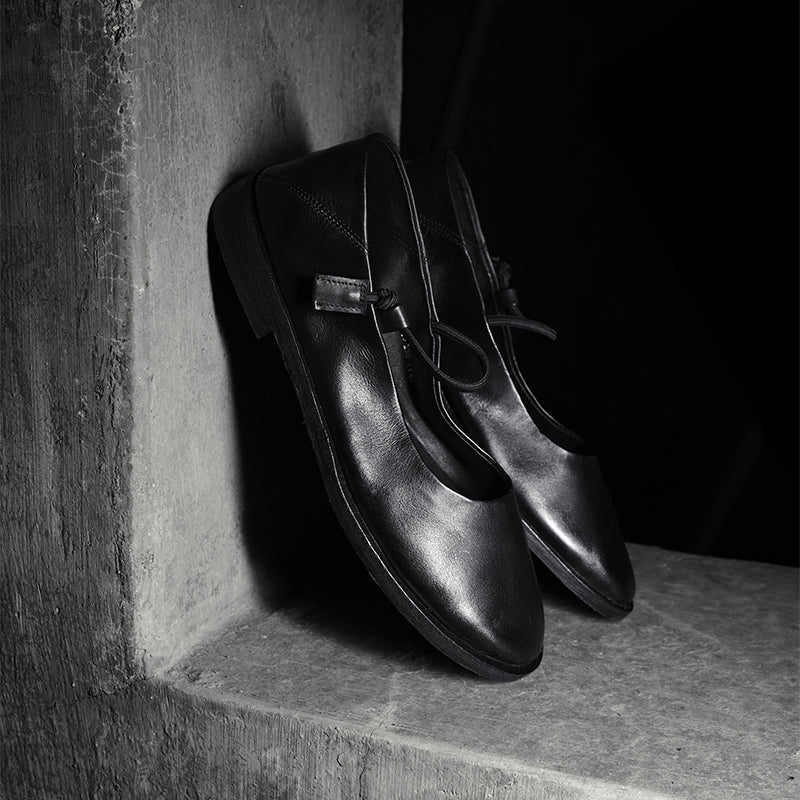 Women's Minimalist Handmade Horse Leather Mary Jane Flats in Black/Brown