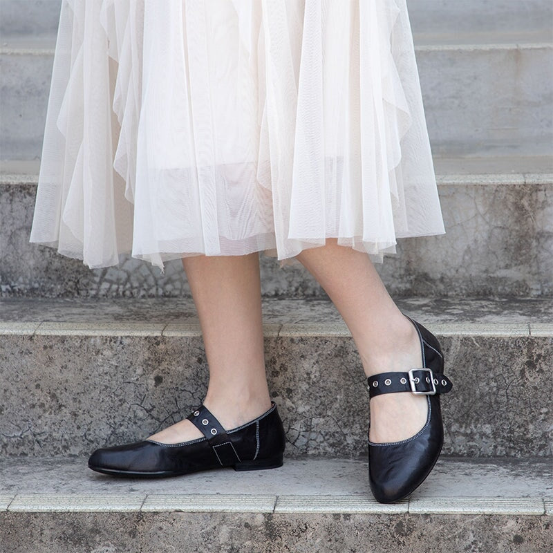 Women's Retro Soft Sheepskin Leather Studded Buckle Mary Jane Shoes in Black/Brown